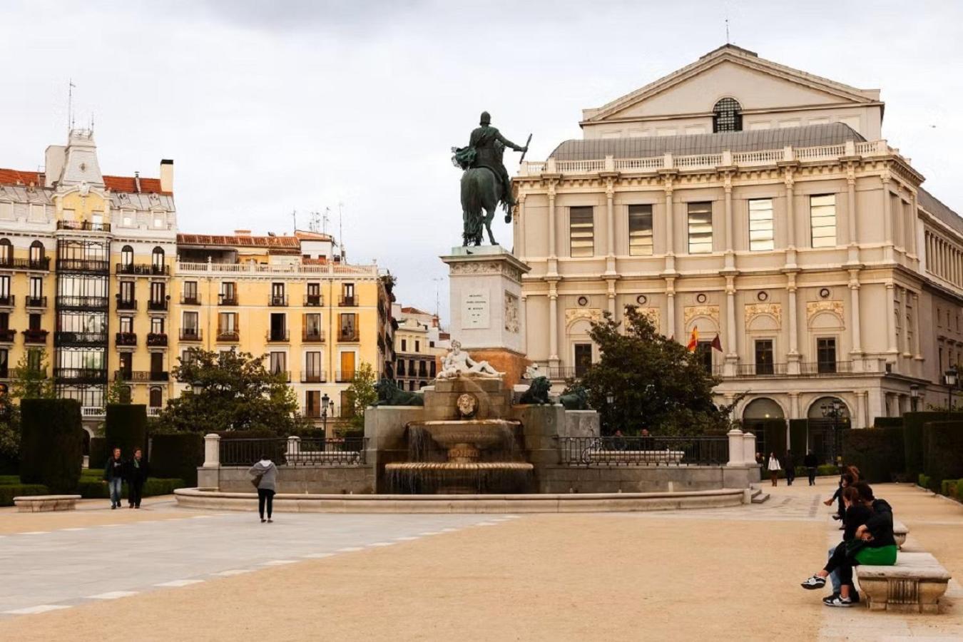 Ferienwohnung Apartamento Unico En Gran Via Madrid Exterior foto
